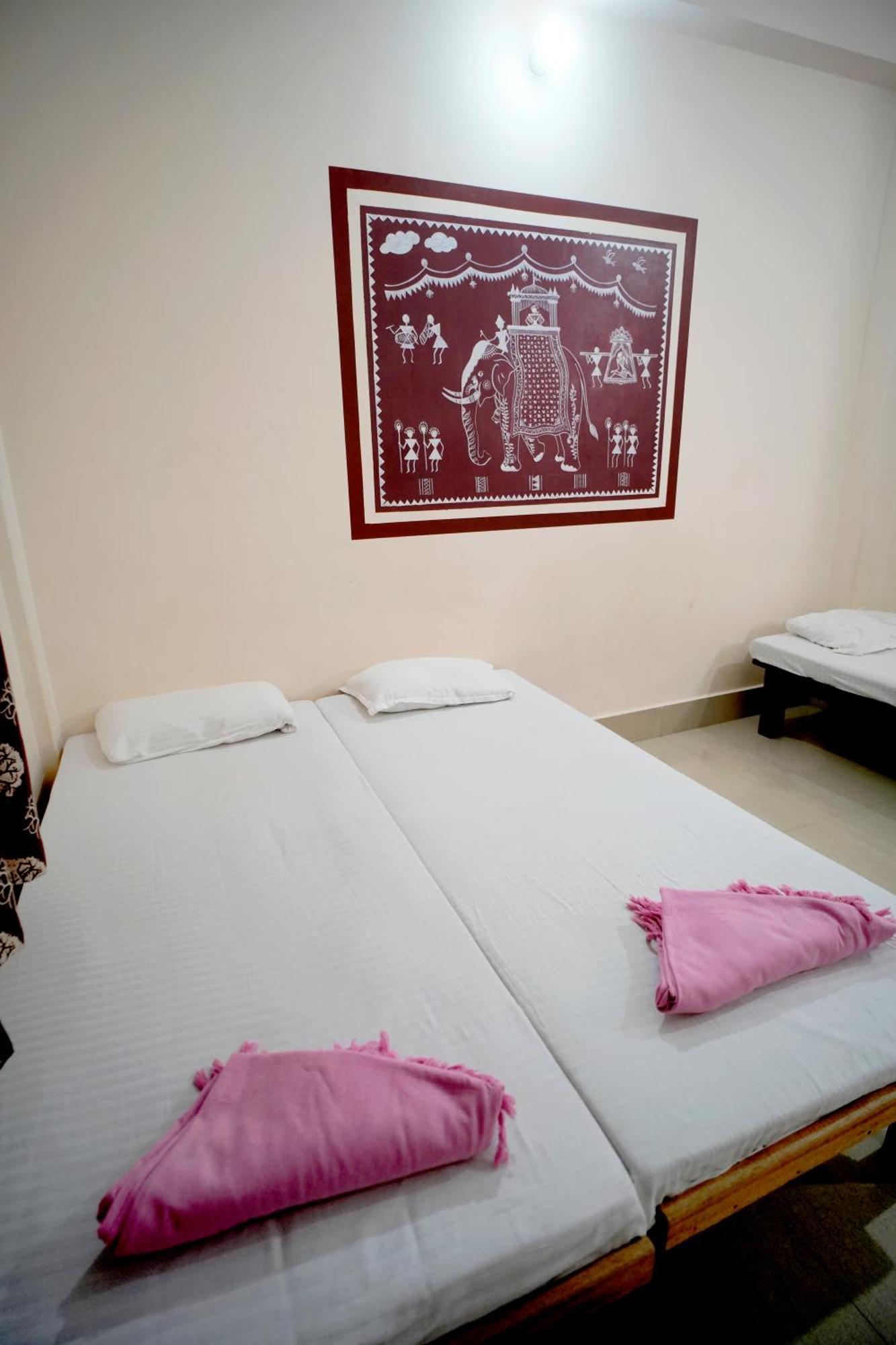 Banaras Gully House 500 Ft From The Ghats Varanasi Luaran gambar